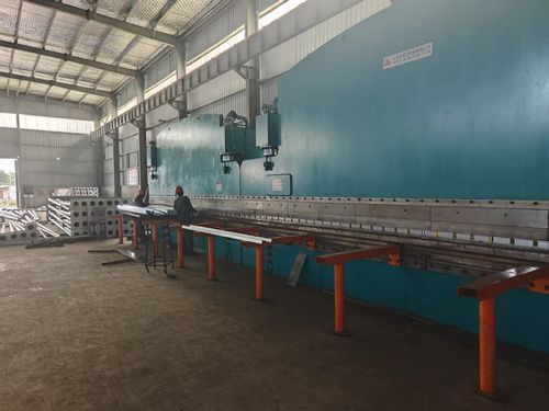 Dernière affaire concernant Installation d'une machine à poteaux légers en Angola, (juin 2025)